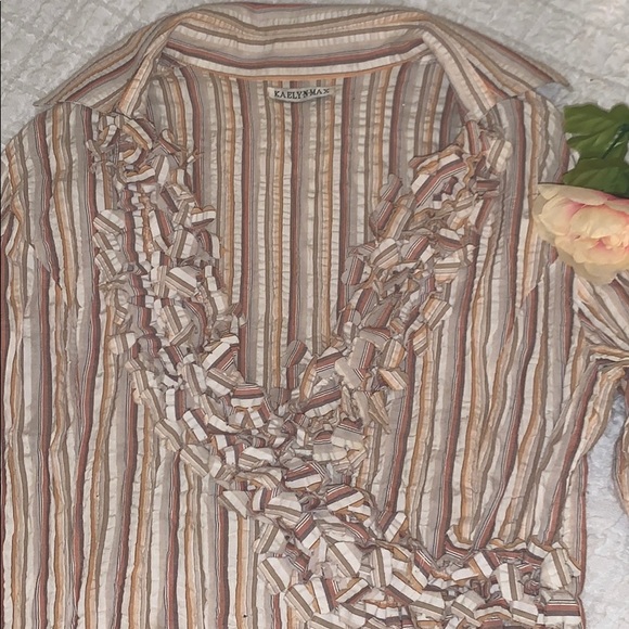 Pretty Ruffle Blouse - Picture 5 of 7